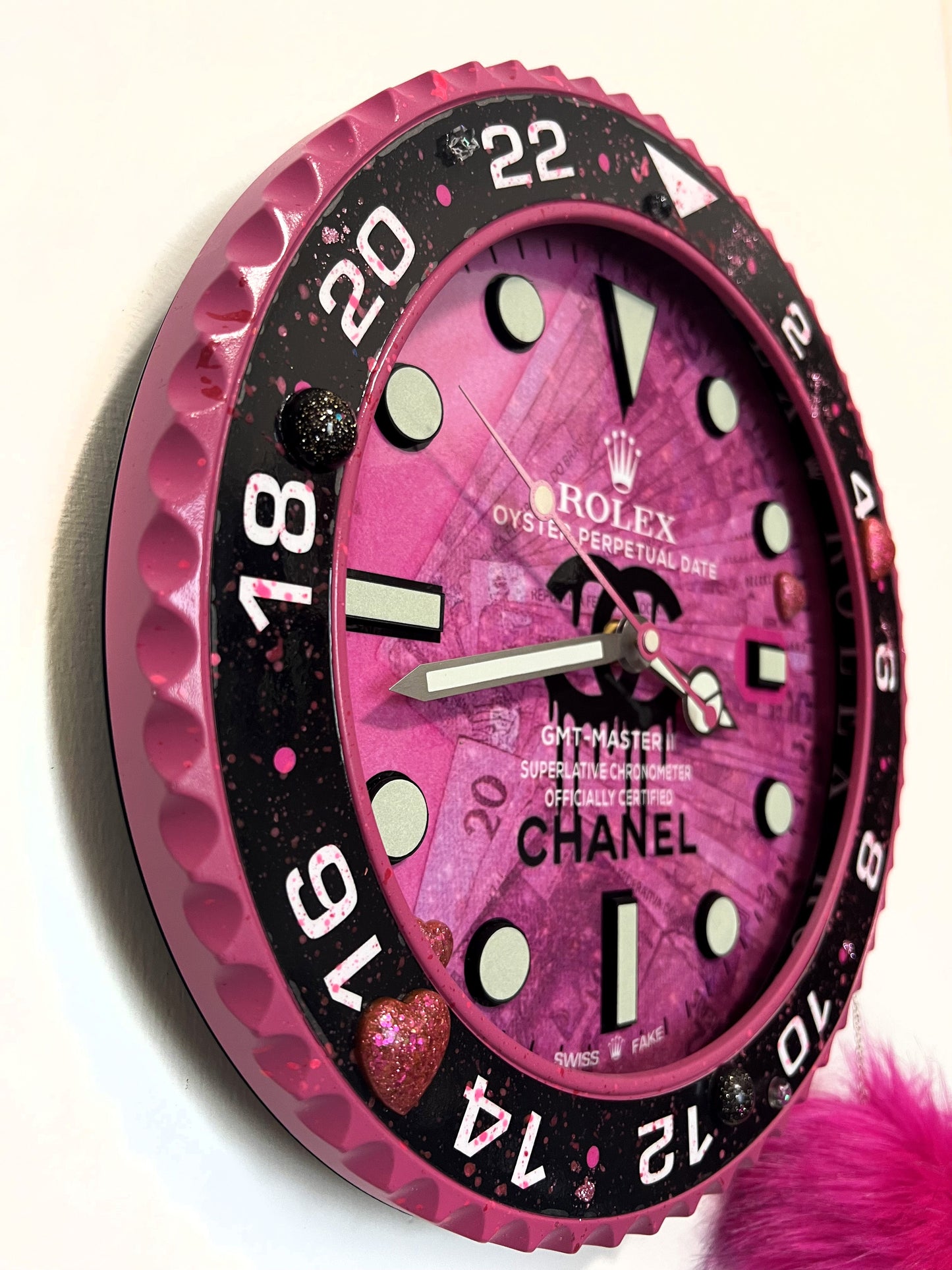 Orologio GMT Pink Plush Custom da Parete X