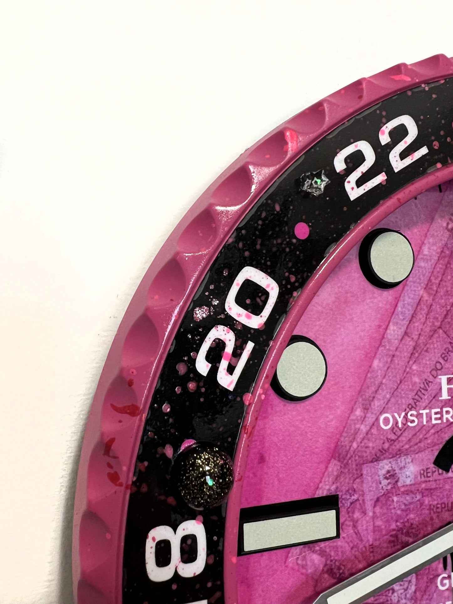 Orologio GMT Pink Plush Custom da Parete X