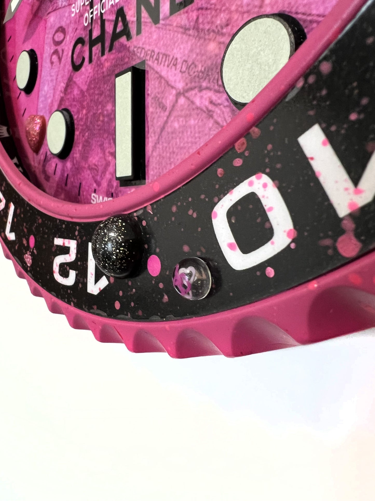 Orologio GMT Pink Plush Custom da Parete X