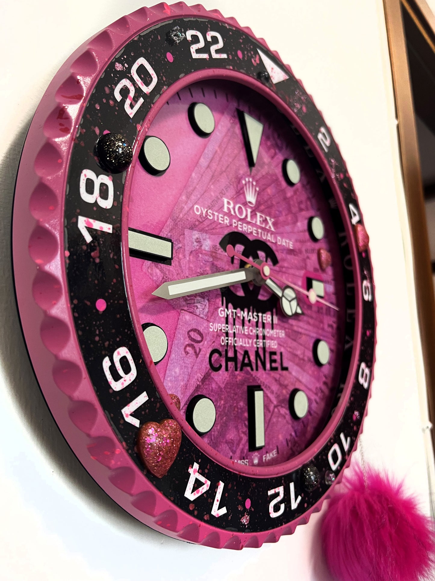 Orologio GMT Pink Plush Custom da Parete X